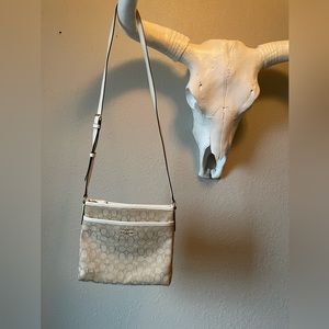 ✨SOLD✨ Coach Beige/Cream Signature C Crossbody